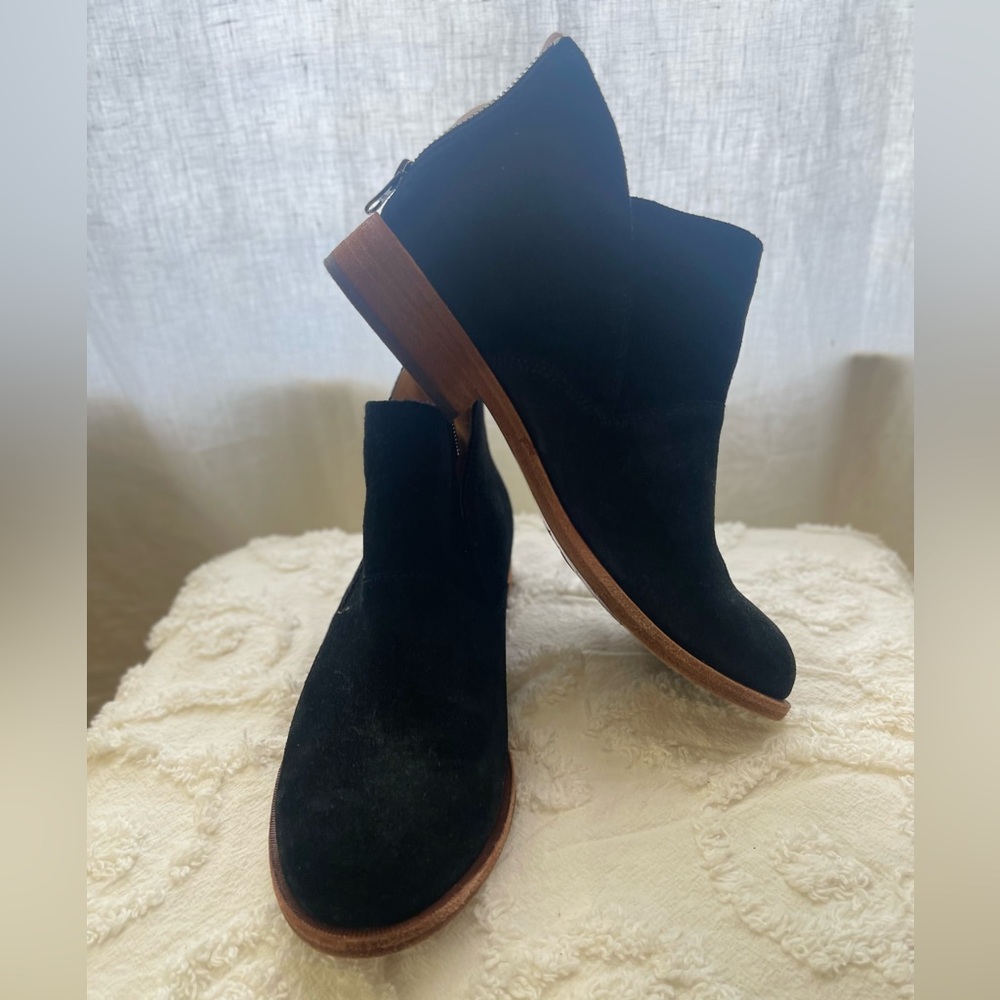 Kork Ease black suede bootie 8